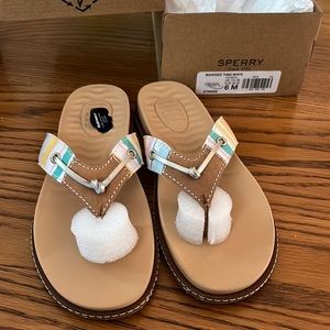 New in box size 6 Sperry Waveside Thing sandals
